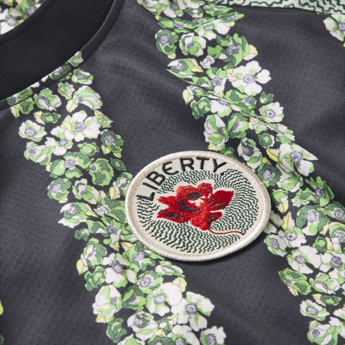 Maillot De Foot Puma Canada X Liberty Femme Noir-aop
