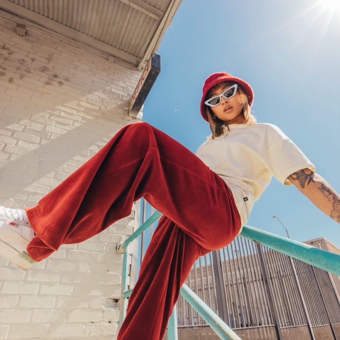 Son Pantalon Large En Velours Pour Femme Puma Canada Rouge Intense
